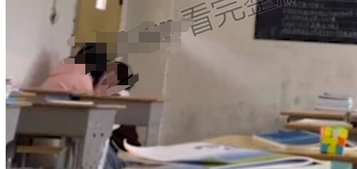 河南某中学 网传校园内视频 2V 加 女主不雅自拍 6V 【8V 完整版】插图5