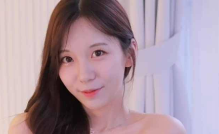 甜美女神「leeesovely 李素英」韩国极品网红模特 3 月最新视频插图