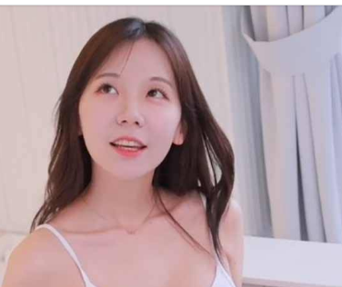 甜美女神「leeesovely 李素英」韩国极品网红模特 3 月最新视频插图1