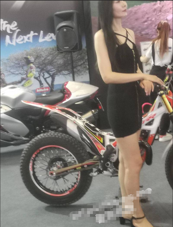 北京国际摩托车展览会上的机车少女！插图9